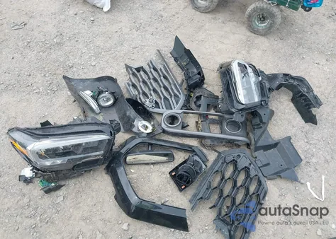 2023 Toyota Tacoma Trd Off Road z USA, uszkodzony, nr VIN 3TMCZ5AN2PM598464